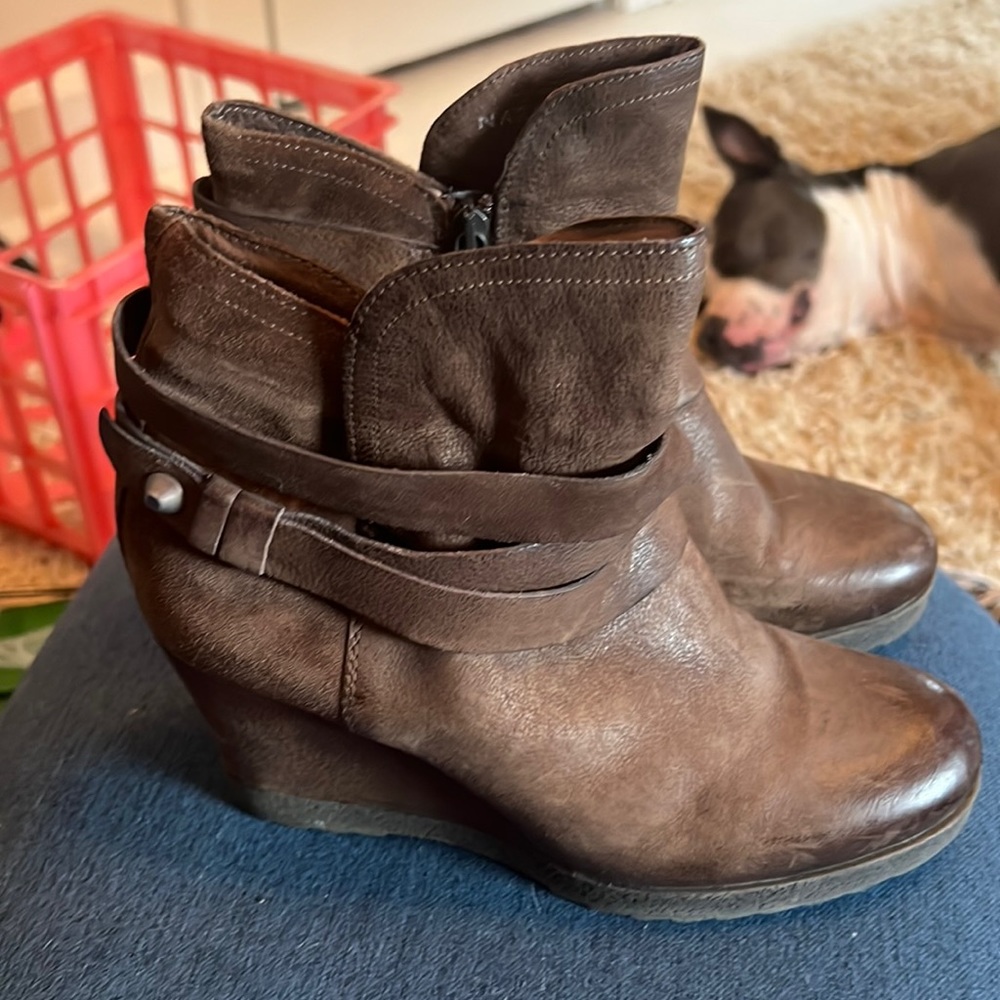 Miz Mooz size 39. Good used condition